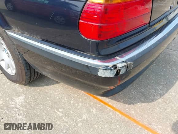 2000 BMW 7 Series 740iL z VIN WBAGH8340YDP17276, wystawiony jako IAAI lot #42409461 z przebiegiem 185 220 mil mil oraz . Historia ofert i sprzedaży dostępna na DreamBid. Obrazek 14.