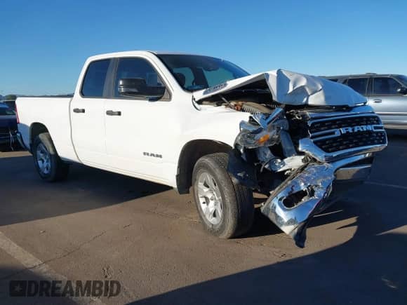 2023 Ram 1500 Big Horn z VIN 1C6RREBG9PN511845, wystawiony jako IAAI lot #41548812 z przebiegiem 25 094 mil mil oraz . Historia ofert i sprzedaży dostępna na DreamBid. Obrazek 17.