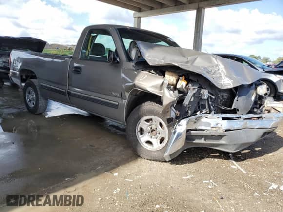2000 Chevrolet Silverado 1500 LS with VIN 1GCEC14V3YE350780, listed as a Copart auction lot 51904584 with 270,350 mi miles and Salvage title. Bid and sale history available at DreamBid. Image 4.