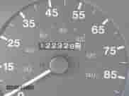 1998 Chevrolet Metro z VIN 2C1MR2260W6715491, wystawiony jako IAAI lot #42627560 z przebiegiem 122 328 mil mil oraz . Historia ofert i sprzedaży dostępna na DreamBid. Obrazek 15.