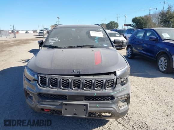 2024 Jeep Compass Trailhawk с VIN 3C4NJDDN4RT135384, выставлен на аукционе IAAI как лот 41251948 с пробегом 6 981 миль миль и . История ставок и продаж доступна на DreamBid. Изображение 13.