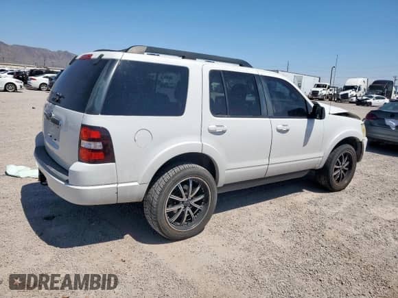 2010 Ford Explorer XLT z VIN 1FMEU6DE7AUA81491, wystawiony jako Copart lot #64130645 z przebiegiem 408 534 mil mil oraz Szkoda całkowita • Salvage title. Historia ofert i sprzedaży dostępna na DreamBid. Obrazek 3.