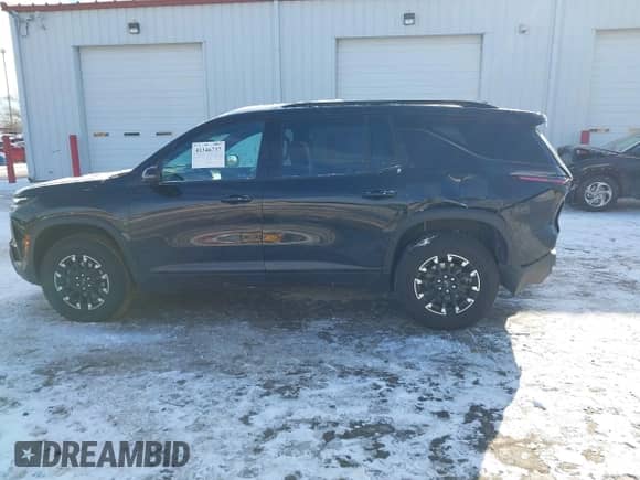 2024 Chevrolet Traverse AWD Z71 z VIN 1GNEVJKS0RJ155142, wystawiony jako IAAI lot #41346737 z przebiegiem 15 669 mil mil oraz . Historia ofert i sprzedaży dostępna na DreamBid. Obrazek 14.
