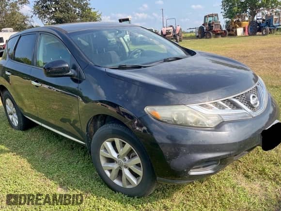 2013 Nissan Murano SV with VIN JN8AZ1MU1DW205718, listed as a Copart auction lot 81040255 with 152,478 mi miles and Clean title. Bid and sale history available at DreamBid. Image 1.