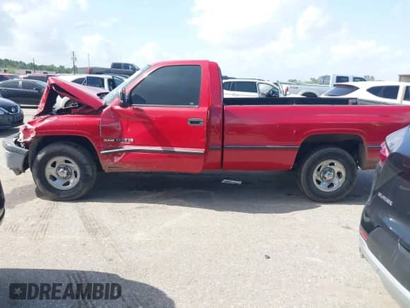 1994 Dodge 1500 z VIN 1B7HC16Y2RS532140, wystawiony jako IAAI lot #42542432 z przebiegiem 203 948 mil mil oraz . Historia ofert i sprzedaży dostępna na DreamBid. Obrazek 14.