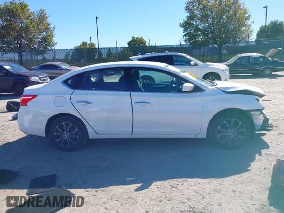 2017 Nissan Sentra SV z VIN 3N1AB7AP7HY221330, wystawiony jako IAAI lot #43387773 z przebiegiem 72 760 mil mil oraz . Historia ofert i sprzedaży dostępna na DreamBid. Obrazek 14.