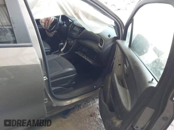 2022 Chevrolet Trax LT с VIN KL7CJLSM2NB514680, выставлен на аукционе IAAI как лот 42013302 с пробегом 96 088 миль миль и . История ставок и продаж доступна на DreamBid. Изображение 5.