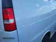 2017 Chevrolet Express Cargo z VIN 1GCWGAFF0H1325647, wystawiony jako IAAI lot #43558820 z przebiegiem 237 387 mil mil oraz . Historia ofert i sprzedaży dostępna na DreamBid. Obrazek 2.