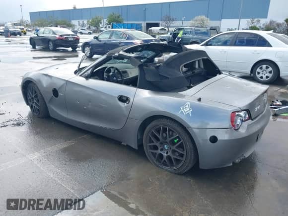 2004 BMW Z4 2.5i с VIN 4USBT33554LS50034, выставлен на аукционе IAAI как лот 41825933 с пробегом 170 181 миль миль и . История ставок и продаж доступна на DreamBid. Изображение 3.