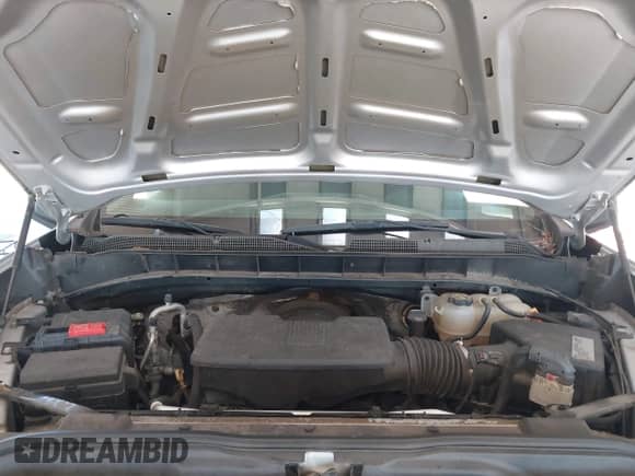2020 Chevrolet Silverado 1500 Custom Trail Boss z VIN 1GCPYCEF2LZ142341, wystawiony jako IAAI lot #43430476 z przebiegiem 55 401 mil mil oraz . Historia ofert i sprzedaży dostępna na DreamBid. Obrazek 10.