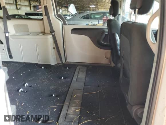 2011 Dodge Grand Caravan Mainstreet with VIN 2D4RN3DG6BR742139, listed as a Copart auction lot 71022515 with 126,565 mi miles and Salvage title. Bid and sale history available at DreamBid. Image 11.