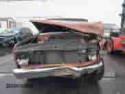 1983 Chevrolet Silverado 3500 z VIN 1GCGC33J4DS147895, wystawiony jako IAAI lot #40929512 z przebiegiem 13 095 mil mil oraz . Historia ofert i sprzedaży dostępna na DreamBid. Obrazek 6.