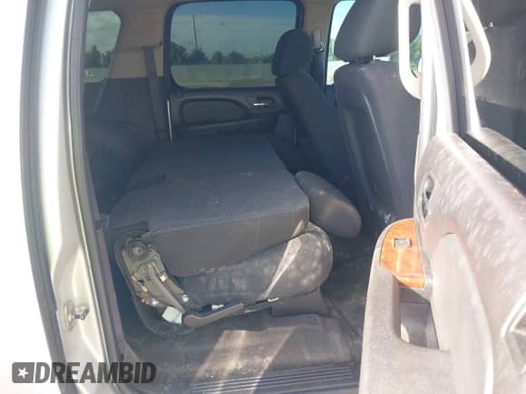 2011 Chevrolet Suburban LS с VIN 1GNSCHE06BR200541, выставлен на аукционе IAAI как лот 43000370 с пробегом 217 550 миль миль и . История ставок и продаж доступна на DreamBid. Изображение 5.
