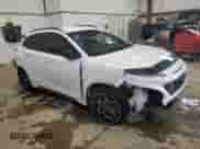 2023 Hyundai Kona с VIN KM8KH3AC3PU011357, выставлен на аукционе Copart как лот 61691585 с пробегом 39 639 миль миль и Списание • Salvage title. История ставок и продаж доступна на DreamBid. Изображение 4.