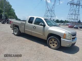 2007 Chevrolet Silverado 1500 1LT z VIN 2GCEK19JX71581345, wystawiony jako IAAI lot #42591634 z przebiegiem Nie podano mil oraz . Historia ofert i sprzedaży dostępna na DreamBid. Obrazek 1.