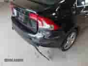 2013 Volvo S60 T5 z VIN YV1612FHXD2206043, wystawiony jako IAAI lot #43290534 z przebiegiem 134 874 mil mil oraz . Historia ofert i sprzedaży dostępna na DreamBid. Obrazek 6.