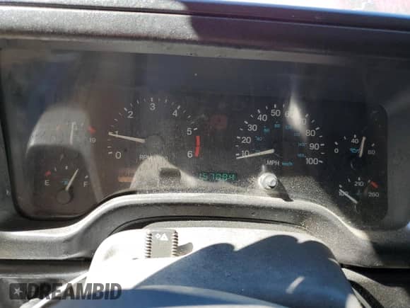 2000 Jeep Wrangler SE with VIN 1J4FA29P8YP784721, listed as a Copart auction lot 82079075 with 157,084 mi miles and Clean title. Bid and sale history available at DreamBid. Image 9.