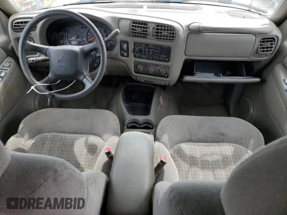 2000 Chevrolet Blazer LT with VIN 1GNCS13W6Y2377646, listed as a Copart auction lot 75268974 with Not provided miles and Non repairable. Bid and sale history available at DreamBid. Image 8.