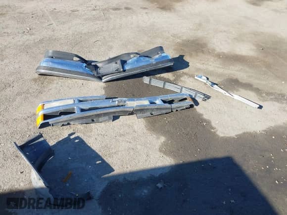 1999 Chevrolet Suburban z VIN 1GNFK16R9XJ318663, wystawiony jako IAAI lot #43358644 z przebiegiem 197 845 mil mil oraz . Historia ofert i sprzedaży dostępna na DreamBid. Obrazek 12.