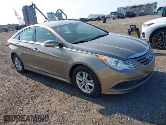 2014 Hyundai Sonata GLS z VIN 5NPEB4ACXEH838269, wystawiony jako IAAI lot #42968890 z przebiegiem 109 056 mil mil oraz . Historia ofert i sprzedaży dostępna na DreamBid. Obrazek 1.