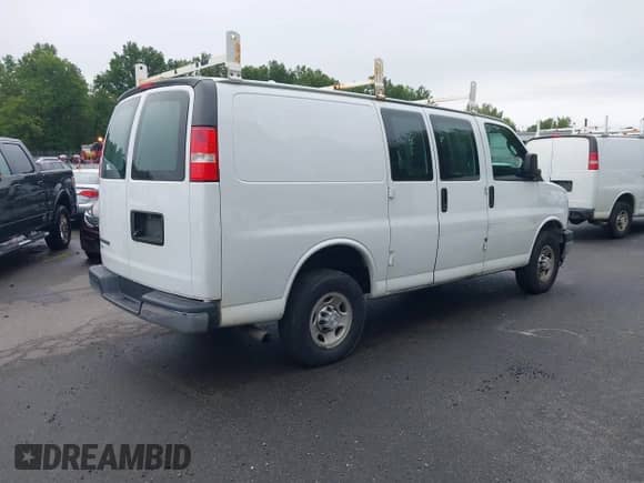2018 Chevrolet Express Cargo с VIN 1GCWGAFP9J1287902, выставлен на аукционе IAAI как лот 42993028 с пробегом 138 083 миль миль и . История ставок и продаж доступна на DreamBid. Изображение 4.
