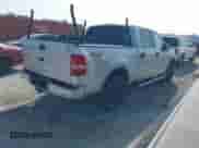 2005 Ford F-150 XLT z VIN 1FTPW14585KE61905, wystawiony jako IAAI lot #43199220 z przebiegiem 239 923 mil mil oraz . Historia ofert i sprzedaży dostępna na DreamBid. Obrazek 4.