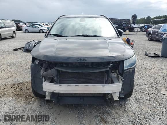 2019 Jeep Compass Altitude with VIN 3C4NJCBBXKT715389, listed as a Copart auction lot 71469425 with 113,260 mi miles and Salvage title. Bid and sale history available at DreamBid. Image 5.