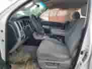 2007 Toyota Tundra SR5 z VIN 5TBET54187S455255, wystawiony jako Copart lot #70026895 z przebiegiem 244 902 mil mil oraz Szkoda całkowita • Salvage title. Historia ofert i sprzedaży dostępna na DreamBid. Obrazek 7.