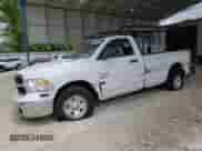 2023 Ram 1500 Tradesman z VIN 3C6JR6DGXPG640041, wystawiony jako Copart lot #56093325 z przebiegiem 25 785 mil mil oraz Szkoda całkowita • Salvage title. Historia ofert i sprzedaży dostępna na DreamBid. Obrazek 1.