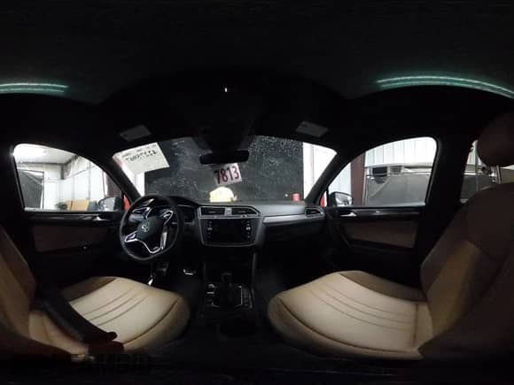 2024 Volkswagen Tiguan SE R-Line Black с VIN 3VVCB7AX2RM231148, выставлен на аукционе IAAI как лот 42275967 с пробегом 6 623 миль миль и . История ставок и продаж доступна на DreamBid. Изображение 18.