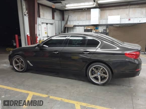 2017 BMW 5 Series 530i с VIN WBAJA5C34HWA35511, выставлен на аукционе IAAI как лот 43260910 с пробегом 106 241 миль миль и . История ставок и продаж доступна на DreamBid. Изображение 14.