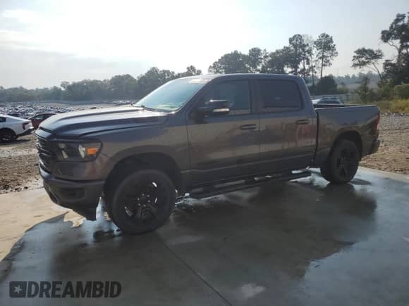 2021 Ram 1500 Big Horn z VIN 1C6RREFT0MN542761, wystawiony jako Copart lot #81207865 z przebiegiem 115 675 mil mil oraz Szkoda całkowita • Salvage title. Historia ofert i sprzedaży dostępna na DreamBid. Obrazek 1.
