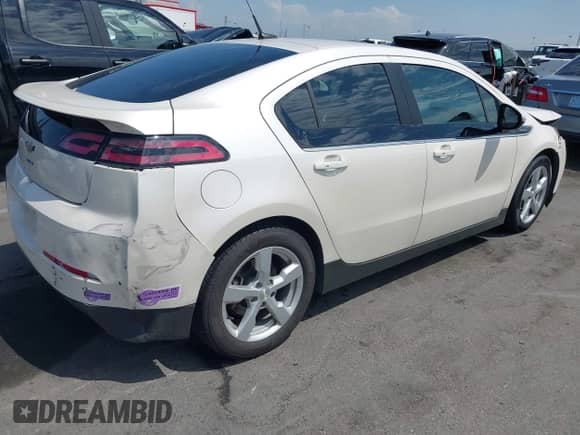 2014 Chevrolet Volt с VIN 1G1RE6E48EU124923, выставлен на аукционе IAAI как лот 43073899 с пробегом 174 614 миль миль и . История ставок и продаж доступна на DreamBid. Изображение 4.