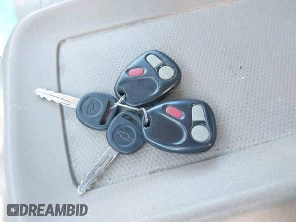 2002 Chevrolet Silverado 1500 LS with VIN 1GCEC19T22Z114628, listed as a IAAI auction lot 42391345 with 175,385 mi miles and . Bid and sale history available at DreamBid. Image 11.