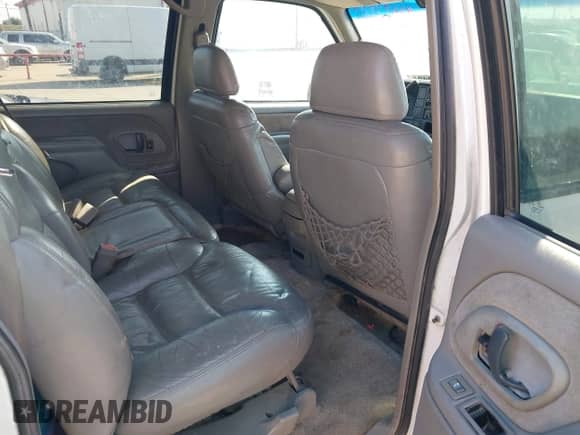 1999 Chevrolet Suburban с VIN 1GNFK16R2XJ491229, выставлен на аукционе IAAI как лот 43294058 с пробегом 318 485 миль миль и . История ставок и продаж доступна на DreamBid. Изображение 8.