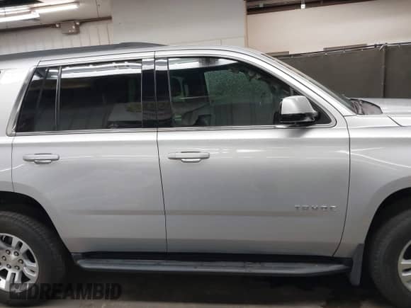 2019 Chevrolet Tahoe LS z VIN 1GNSCAKC2KR348109, wystawiony jako IAAI lot #43087678 z przebiegiem 92 788 mil mil oraz . Historia ofert i sprzedaży dostępna na DreamBid. Obrazek 13.