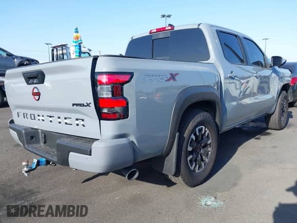 2024 Nissan Frontier SV z VIN 1N6ED1EJ2RN665075, wystawiony jako IAAI lot #42532965 z przebiegiem 8 992 mil mil oraz . Historia ofert i sprzedaży dostępna na DreamBid. Obrazek 4.