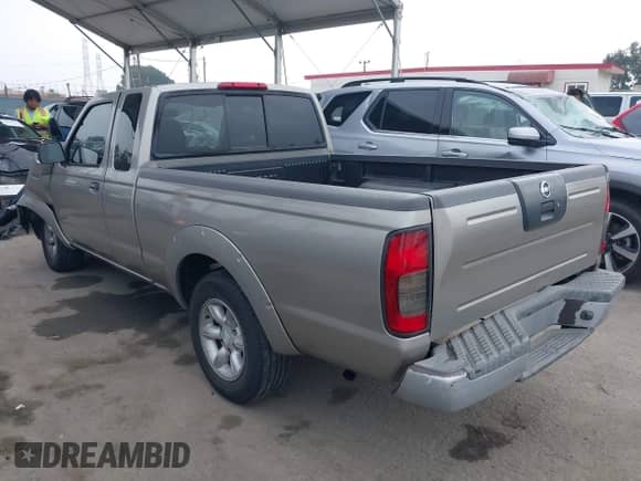 2003 Nissan Frontier XE z VIN 1N6DD26T13C448668, wystawiony jako IAAI lot #42486738 z przebiegiem 188 414 mil mil oraz . Historia ofert i sprzedaży dostępna na DreamBid. Obrazek 3.