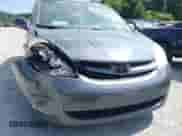 2007 Toyota Sienna XLE z VIN 5TDZK22C87S083639, wystawiony jako IAAI lot #42811191 z przebiegiem 148 509 mil mil oraz . Historia ofert i sprzedaży dostępna na DreamBid. Obrazek 13.