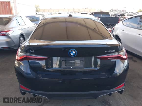 2023 BMW i4 eDrive35 с VIN WBY43AW09PFP79040, выставлен на аукционе IAAI как лот 43099487 с пробегом 19 700 миль миль и . История ставок и продаж доступна на DreamBid. Изображение 16.