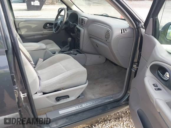 2005 Chevrolet TrailBlazer LT с VIN 1GNET16S956136554, выставлен на аукционе IAAI как лот 42212007 с пробегом 140 466 миль миль и . История ставок и продаж доступна на DreamBid. Изображение 5.