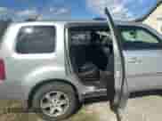 2010 Honda Pilot Touring с VIN 5FNYF4H88AB019661, выставлен на аукционе Copart как лот 85937495 с пробегом 188 907 миль миль и Чистый • Clean title. История ставок и продаж доступна на DreamBid. Изображение 6.