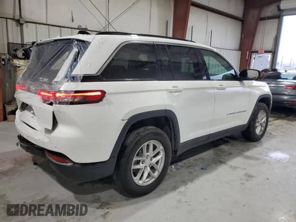 2024 Jeep Grand Cherokee Laredo X with VIN 1C4RJGAG2RC185995, listed as a Copart auction lot 56421785 with 19,068 mi miles and Salvage title. Bid and sale history available at DreamBid. Image 3.