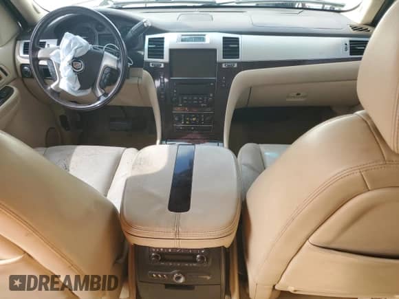 2008 Cadillac Escalade с VIN 1GYFK63898R215337, выставлен на аукционе Copart как лот 68522925 с пробегом 241 383 миль миль и Списание • Salvage title. История ставок и продаж доступна на DreamBid. Изображение 8.