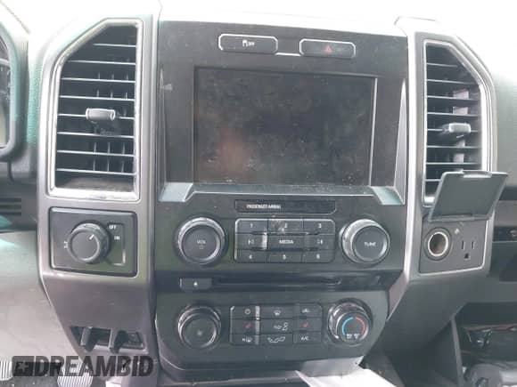 2015 Ford F-150 XL с VIN 1FTEW1CF1FKD16854, выставлен на аукционе IAAI как лот 42416913 с пробегом 149 891 миль миль и . История ставок и продаж доступна на DreamBid. Изображение 18.