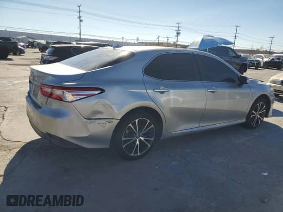 2019 Toyota Camry SE z VIN 4T1B11HK3KU268503, wystawiony jako Copart lot #71220275 z przebiegiem 105 038 mil mil oraz Szkoda całkowita • Salvage title. Historia ofert i sprzedaży dostępna na DreamBid. Obrazek 3.