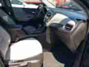 2020 Chevrolet Equinox Premier z VIN 2GNAXXEV2L6196670, wystawiony jako IAAI lot #42640318 z przebiegiem 52 343 mil mil oraz . Historia ofert i sprzedaży dostępna na DreamBid. Obrazek 5.