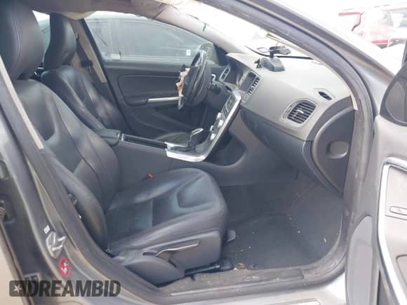 2017 Volvo S60 Dynamic с VIN YV126MFL7H2420929, выставлен на аукционе IAAI как лот 43292833 с пробегом 107 144 миль миль и . История ставок и продаж доступна на DreamBid. Изображение 5.