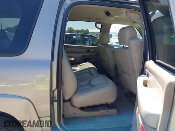 2003 Chevrolet Suburban Z71 с VIN 3GNFK16T83G156256, выставлен на аукционе IAAI как лот 42700593 с пробегом 144 153 миль миль и . История ставок и продаж доступна на DreamBid. Изображение 8.