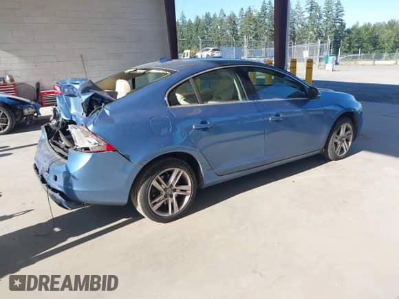 2015 Volvo S60 T5 Drive-E Premier with VIN YV126MFB2F1313006, listed as a IAAI auction lot 42654814 with Not provided miles and . Bid and sale history available at DreamBid. Image 4.